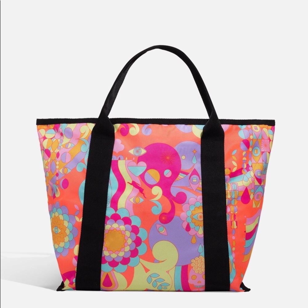 Amika: Tote